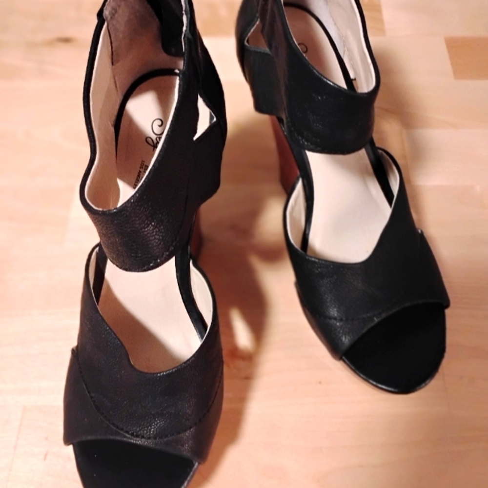 Seychelles Size 8 Platform Wedge Sandal